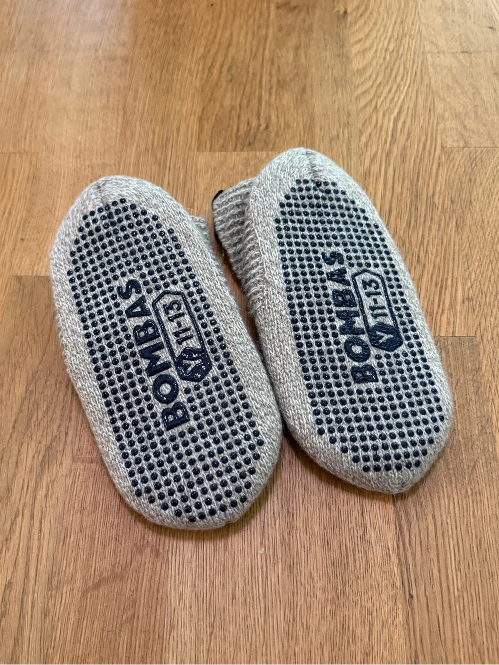 Bombas Youth 11-13 Wool Blend Gripper Slippers